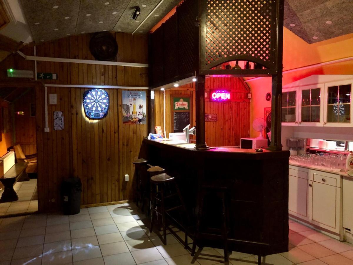 Whole Basemenet Former Pub4 Stag Do/Hen Party Budapest Extérieur photo