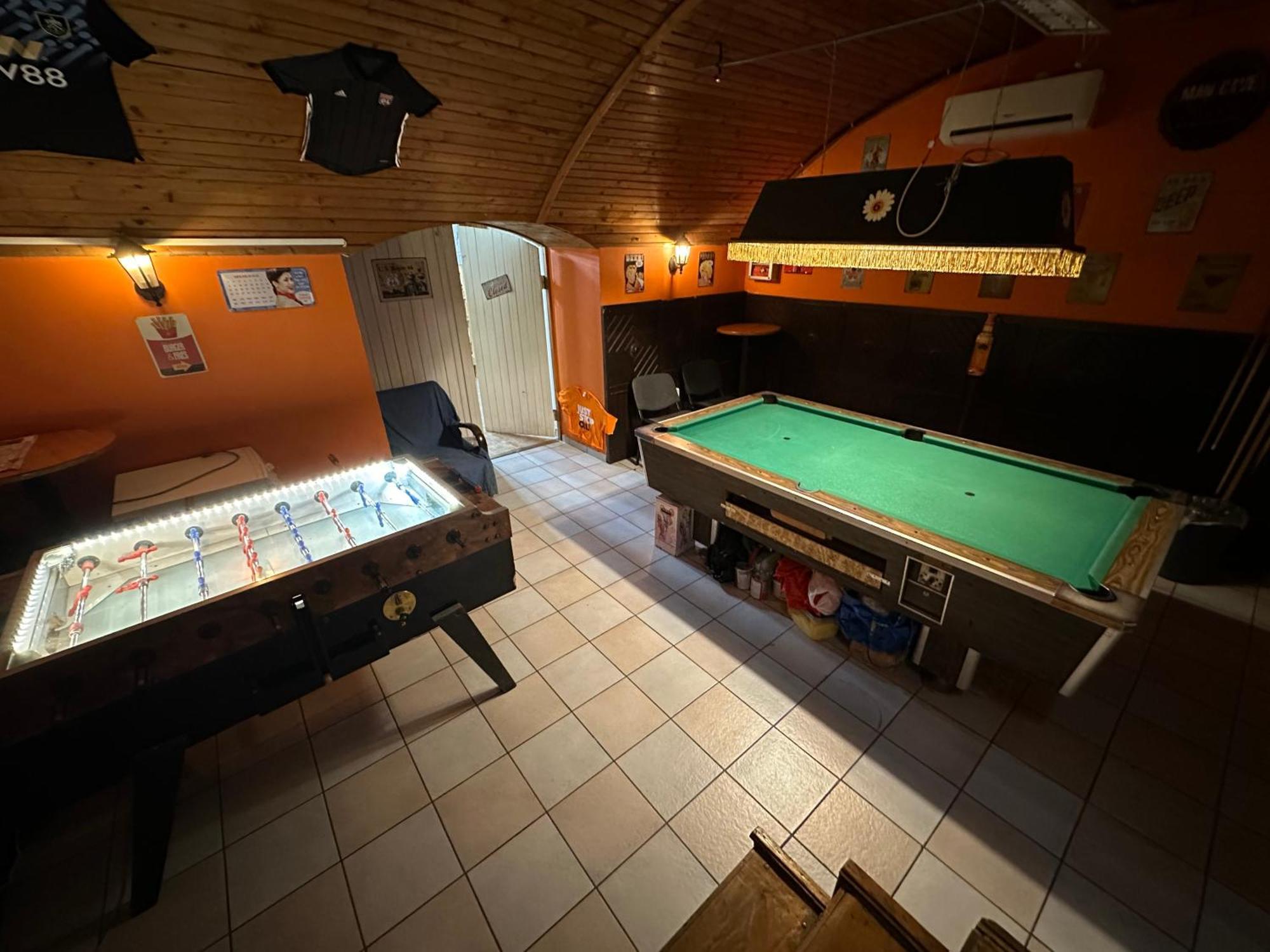 Whole Basemenet Former Pub4 Stag Do/Hen Party Budapest Extérieur photo